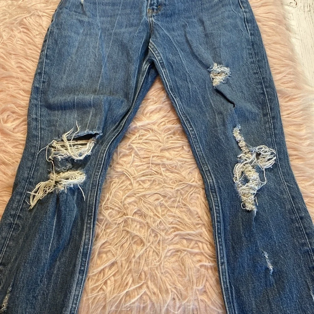Abercrombie & Fitch High Rise Mom Jean Distressed Curve Love sz 25